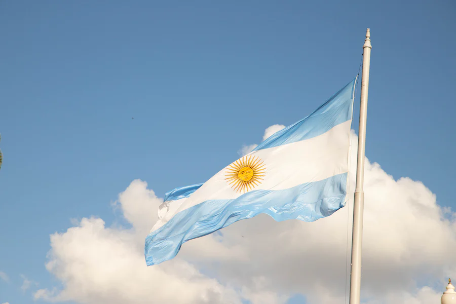 Argentina enfrentará recesión, austeridad y alta inflación en 2024: IIF - QUÉ BANCO