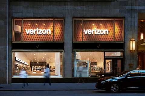 Invest $10,000 in Verizon Communications: 10-Year Returns